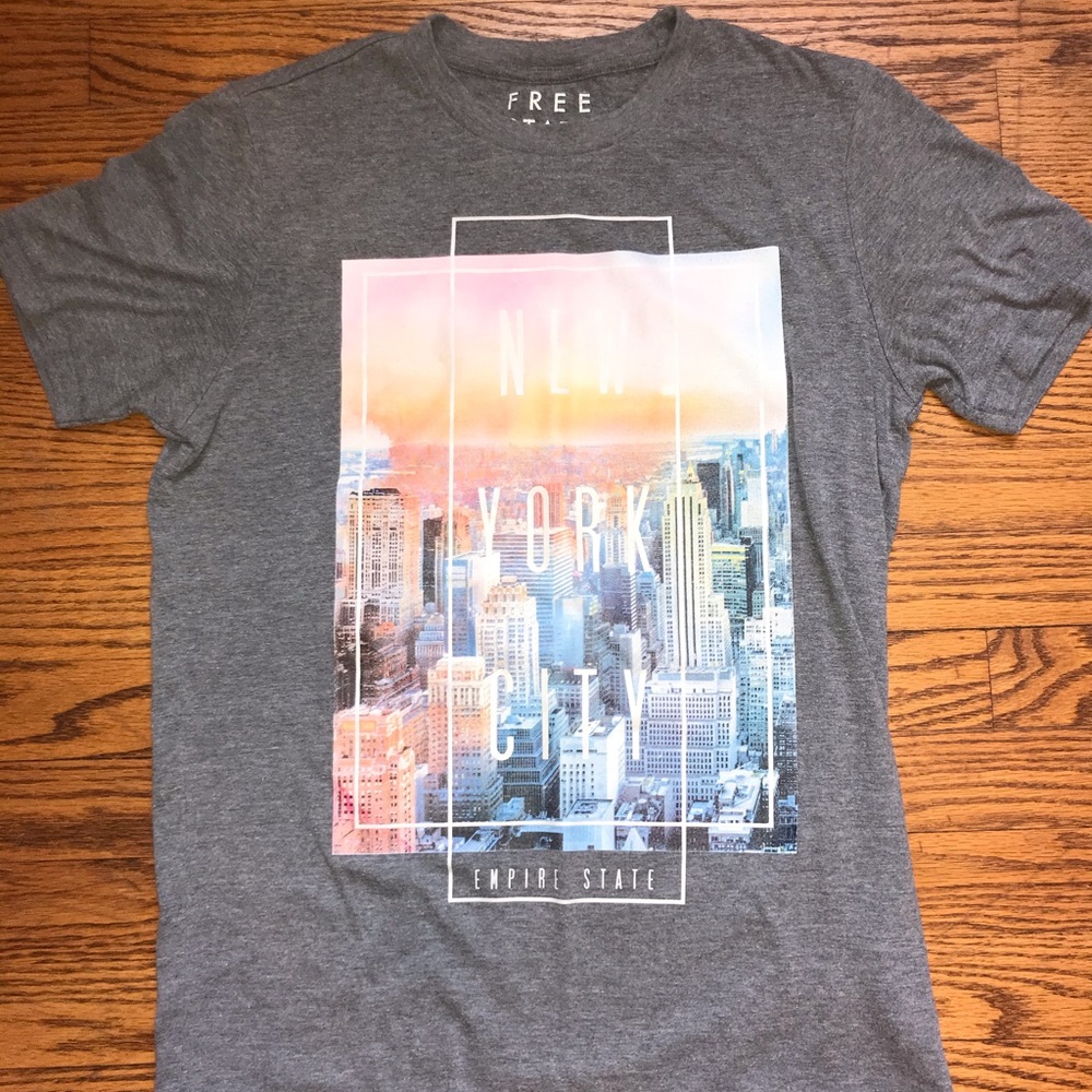 ✨2/$15✨Free State (Aeropostale) Graphic T-shirt
